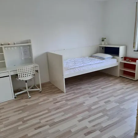 Apartament Ferien- Und Monteurwohnung Naehe Bahnhof