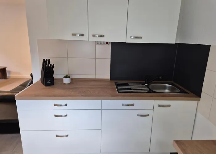 Ferien- Und Monteurwohnung Naehe Bahnhof Apartman *